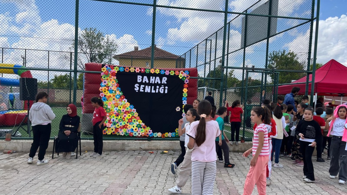 BAHAR ŞENLİĞİ